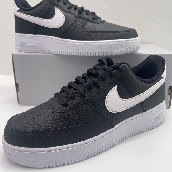 Nike WMNS AIR FORCE 1'07
BLACK/WHITE
NOIR/BLANC CT2302 002 Platform Sneakers - Picture 11 of 16
